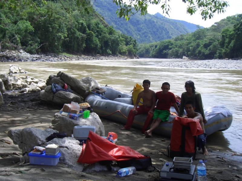 Having Lunch on Sa'dan River.