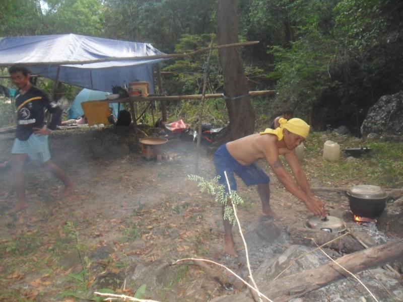 Camping & Cooking on Sa'dan River.